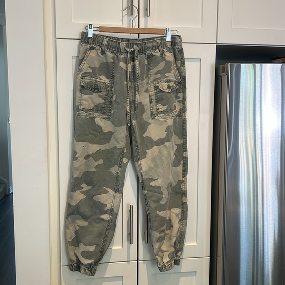 Aerie Double Pocket Utility Jogger Women Camo Size S - Picture 13 of 16